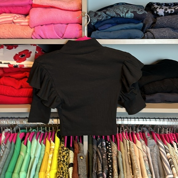 Zara black ruffled short sleeve ribbed crop top size XS NWT - Picture 3 of 3